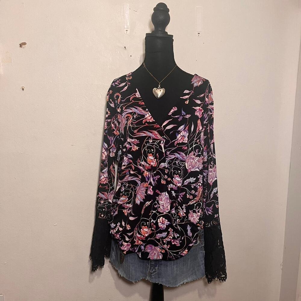 Y2K Thalia Sodi fairy Witch core flared sleeve with black lace ends